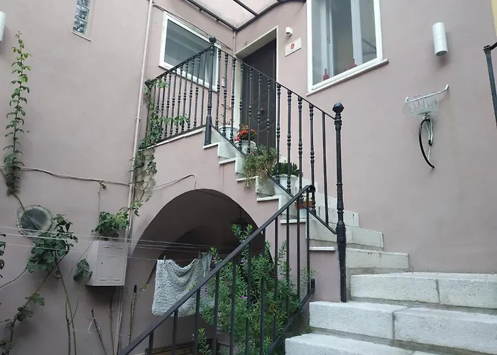 Le Dimore Degli Artisti Affittacamere 4*